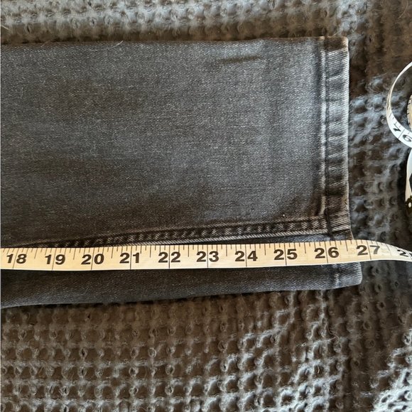 Gently Used Everlane 90s Cheeky Jean in Washed Black Women's size 27 Crop - Picture 11 of 12